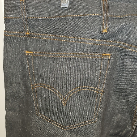 NWT Levi's Men's Dark Gray Relaxed Jeans (48x30) - Picture 3 of 9